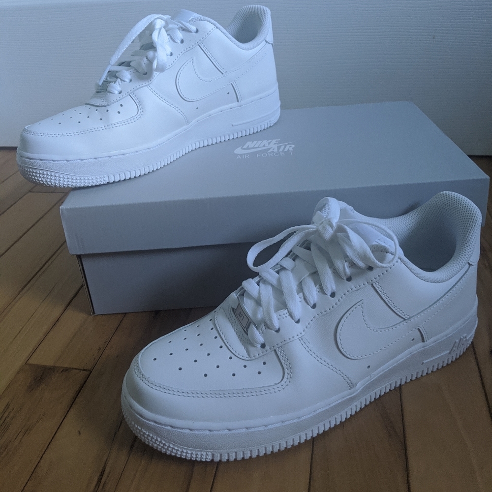 NIKE AIR FORCE 1